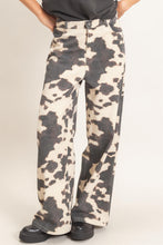 Load image into Gallery viewer, Cow Print Jeans