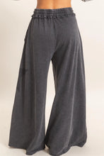 Load image into Gallery viewer, Star Patch Wide Leg Pants (2 Colors)