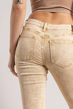 Load image into Gallery viewer, Miranda Flare Jeans
