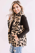 Load image into Gallery viewer, Leopard Sherpa Vest
