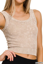 Load image into Gallery viewer, Seamless Scoop Crop Tank (3 Colors)
