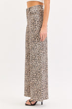 Load image into Gallery viewer, Leopard High Rise Wide Leg

