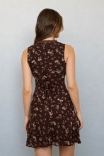 Load image into Gallery viewer, Floral Button Down Blouse (2 Colors)
