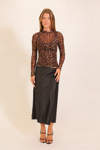 Load image into Gallery viewer, Leopard Mock Neck Top

