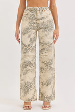 Load image into Gallery viewer, Leopard Wide Leg with Darts
