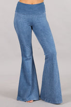 Load image into Gallery viewer, Brittany Fit &amp; flare Pants
