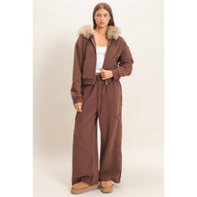Load image into Gallery viewer, Star Patch Sweatpants (2 Colors)
