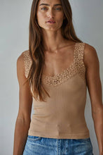 Load image into Gallery viewer, Seamless Ribbed Lace Tank (3 Colors)
