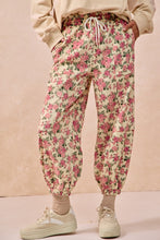 Load image into Gallery viewer, Floral Printed Twill Pants
