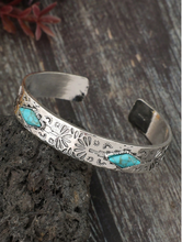 Load image into Gallery viewer, Turquoise Gemstone Bracelet
