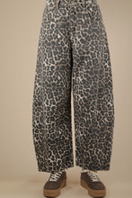 Load image into Gallery viewer, Leopard Barrel Pants
