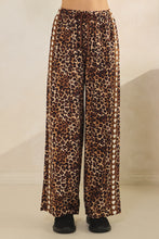 Load image into Gallery viewer, Hearts Full Wide Leg Pants
