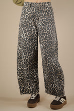 Load image into Gallery viewer, Leopard Barrel Pants

