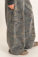 Load image into Gallery viewer, Camouflage Cargo Pant
