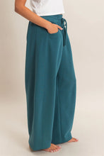 Load image into Gallery viewer, Barrel Sweatpants (3 Colors)
