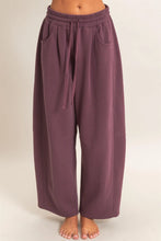 Load image into Gallery viewer, Barrel Sweatpants (3 Colors)
