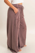 Load image into Gallery viewer, Star Patch Wide Leg Pants (2 Colors)
