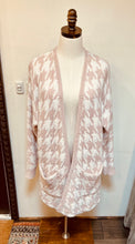 Load image into Gallery viewer, Mauve Houndstooth Cardigan
