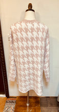 Load image into Gallery viewer, Mauve Houndstooth Cardigan
